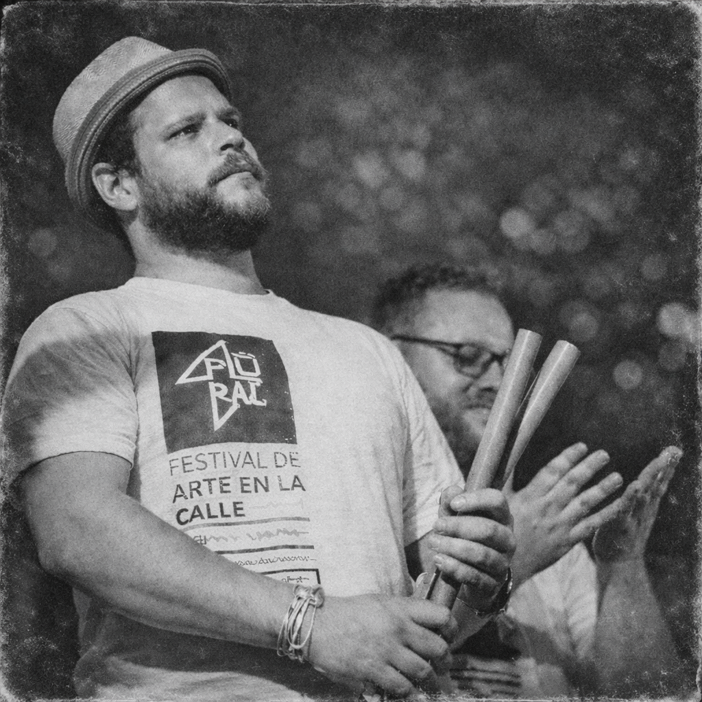 Angel Gasperi with his brother @kamaritaconk during the first edition of Vía Plural, Panama, 2015.